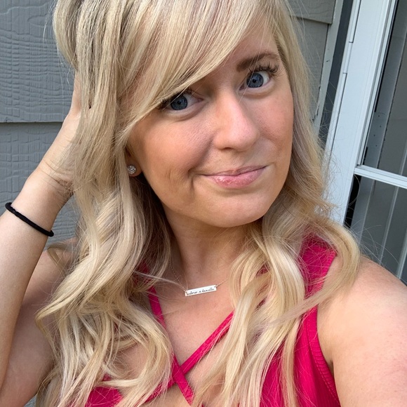 Meet your Posher, Danielle - Picture 3 of 4